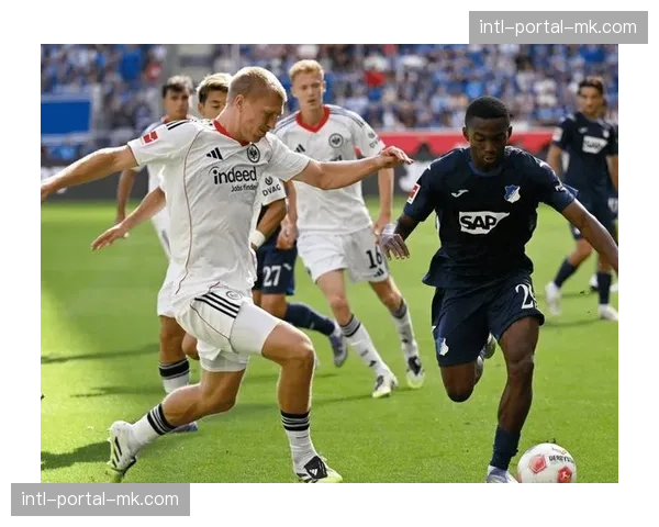 欧联杯席位关键战，弗赖堡与法兰克福均公布全主力阵容